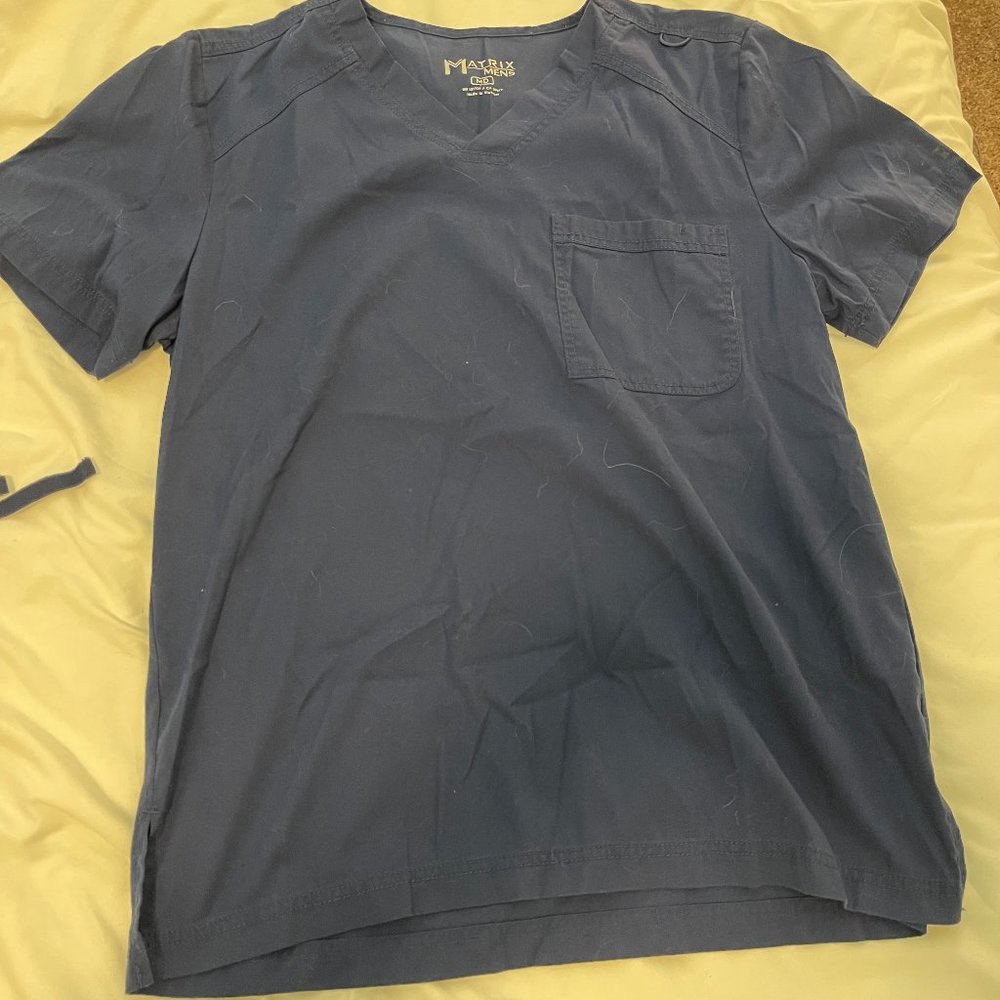 Navy Men's Maevn Matrix Scrub Set. Top (M)/Bottom (L)